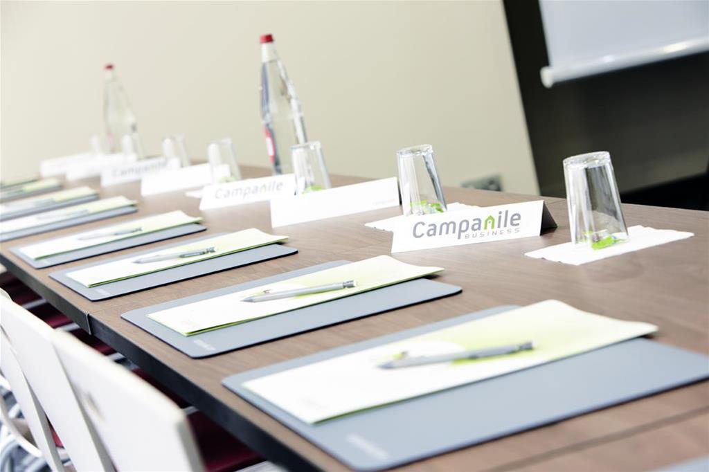 Campanile Saint-Quentin-En-Yvelines Hotel Montigny-le-Bretonneux Exterior foto