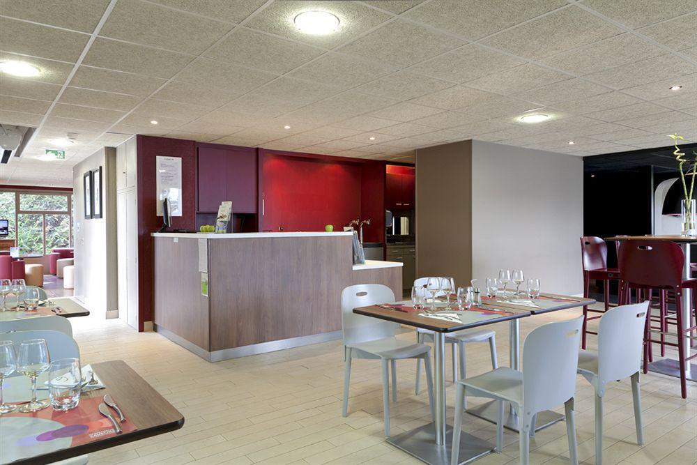 Campanile Saint-Quentin-En-Yvelines Hotel Montigny-le-Bretonneux Exterior foto